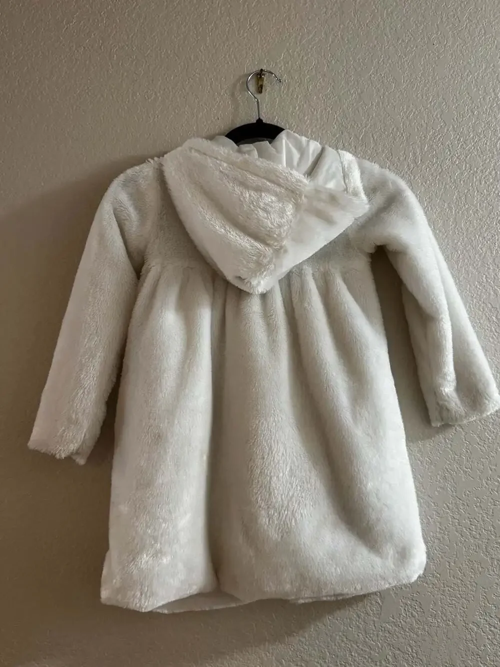 Le Top Girls White Faux Fur Hooded Winter Coat Jacket Size 6